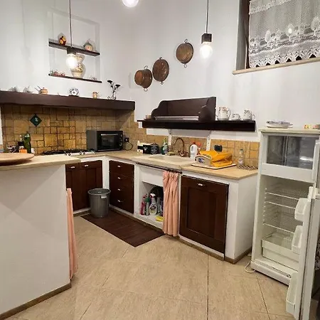 בית הארחה Casarza 4*