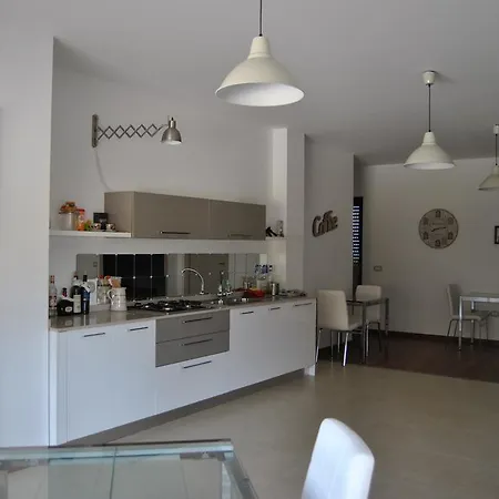 بيت ضيافة Casarza 4*